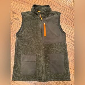 All in Motion boys hunter green vest, size 6/7